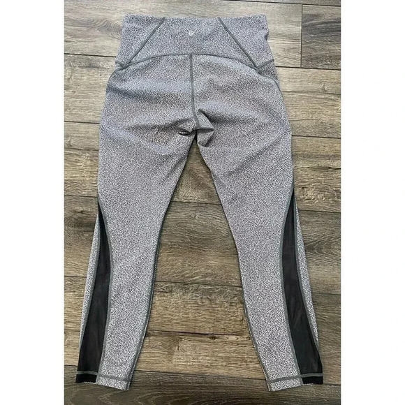 Lululemon Train Times Leggings Black White Size 10 - Picture 2 of 5